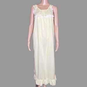 Vintage 60’s Katz Long Modest Romantic Embroidered Nightgown Sleep Dress Medium